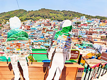 【釜山玩家秘境五星麗水美食饗宴】順天灣國家園林、渠道滑車+纜車、泰迪熊博物館、韓服體驗+韓式下午茶、海岸膠囊列車五天(入住1晚五花麗水酒店+2晚五花酒店)《不走人蔘+保肝店》【德威航空、高雄直飛】