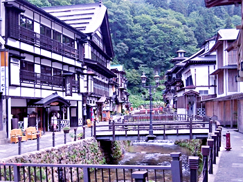 【東北歐嗨喲】春戀東北～雙溫泉浪漫鐵道五日《特惠版》（會津若松城、小峰城、大內宿、五色沼、銀山溫泉、松島灣散策）【福島包機】